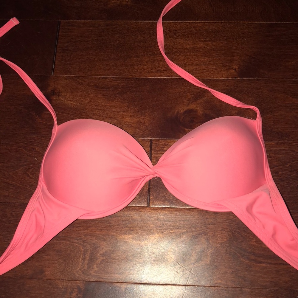 Cute pink bikini top.